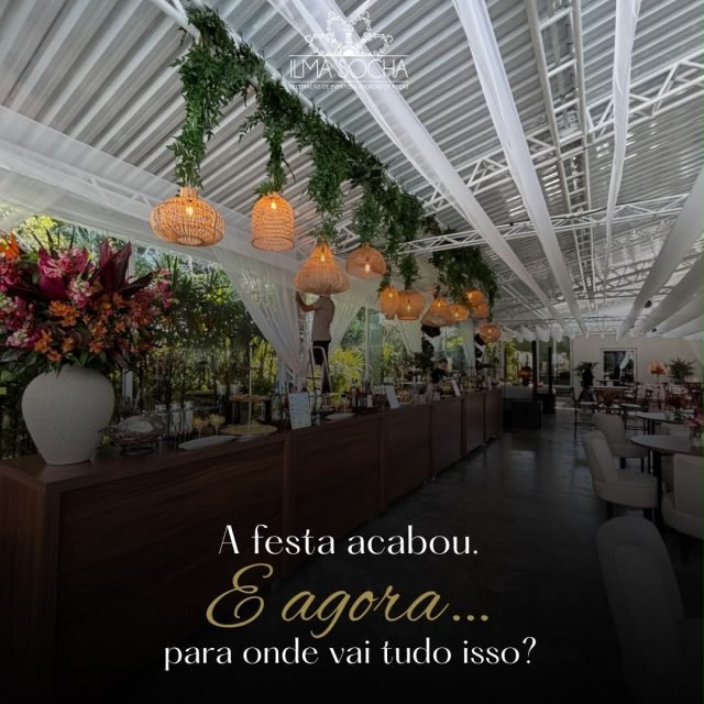 Quando o último convidado vai embora, o nosso trabalho ainda não terminou. ✨
Existe todo um cuidado por trás da desmontagem: recolher, conferir, organizar, higienizar e preparar cada peça para que ela esteja impecável no próximo evento.
É um trabalho que quase ninguém vê, mas que faz parte da qualidade que entregamos em cada produção.
Porque, para nós, o cuidado com um evento continua mesmo depois que as luzes se apagam. 🤍
#IlmaSocha #DecoraçãoDeEventos #BastidoresDeEventos #ProduçãoDeEventos #EventosJoinville
